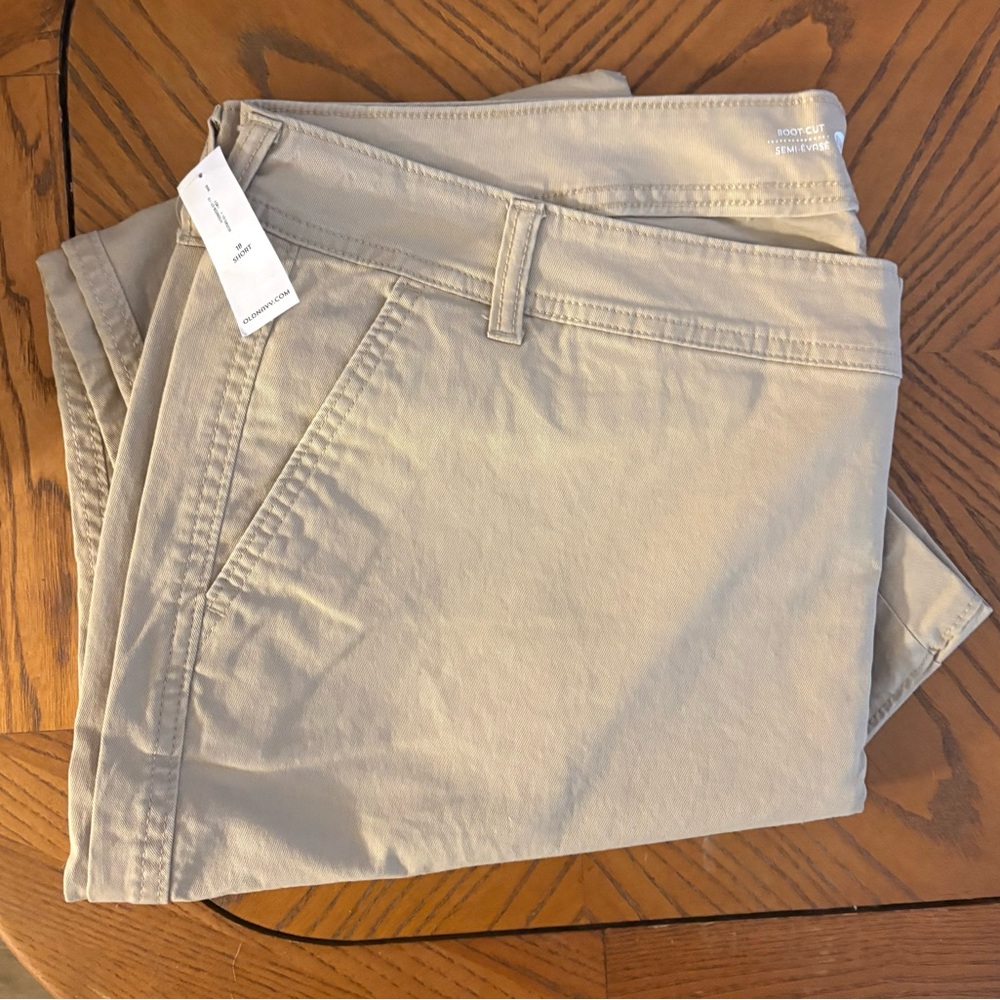 Old Navy Women’s Plus Size Khaki Bootcut Rolled Oats Pants. SZ 18 Short. NWT. - Picture 3 of 12